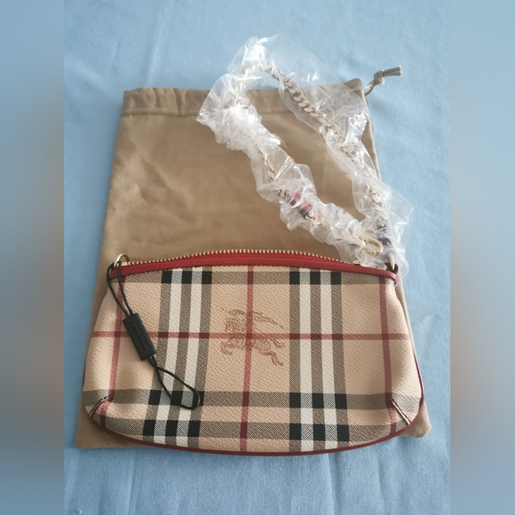 Authentic Burberry small handbag - Picture 3 of 9